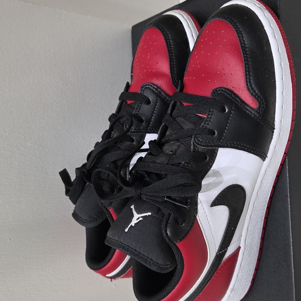 Nike Jordan Low Rise Sneakers Sz 7Y